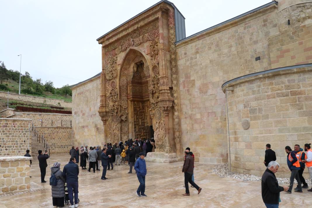 800 Yaşındaki Başyapıt Görenleri Büyüleyecek "Anadolu'nun El Hamra Sarayı" 8